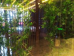 -阿瓦山寨·湘菜现炒·剁椒鱼头王(咸阳总店)