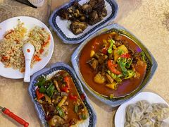 特色的大盘鸡-维吾尔餐厅(宜山路店)