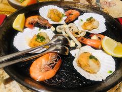 传统西班牙墨鱼汁海鲜海鲜铁盘饭-BROWNSTONE布朗石西班牙餐厅(富城店)