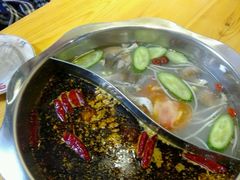 -何氏串串香火锅(翠亨店)