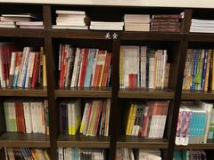 -钟书阁(松江泰晤士小镇店)