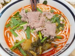 -霸舌生滚牛肉米粉(天生街道店)