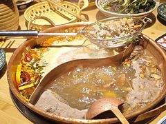 -洱火云南酸菜牛肉火锅(石景山当代商城店)