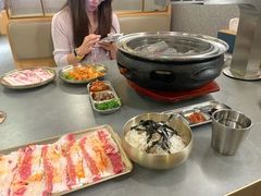 -围炉肉舍•炭烤活鳗•丹东海鲜烤肉(步行街店)