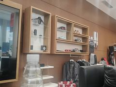 -百联沪通凯迪拉克4s店