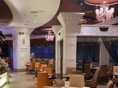 -荣誉国际酒店-云顶旋转餐厅