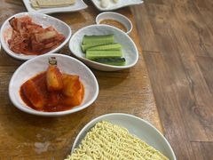 -喇喇排骨火锅·传统韩式脊骨汤(望京西园总店)