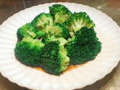 西兰花-龍堂蟹黄小笼包(万家丽店)