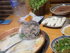 -洱火云南酸菜牛肉火锅(石景山当代商城店)