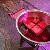 贵阳的街道有的时候会让我想起尖沙咀后面儿的庙街