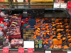 零售区-VENCHI 闻绮(北京国贸商城店)