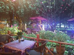 -月亮眼花园餐厅书吧酒吧