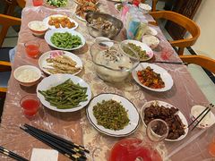 -小草屋轰趴馆别墅派对新场团建家庭聚会