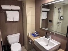 -网鱼电竞酒店(成都欢乐谷金府地铁站店)
