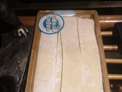 -老牌坊云南鱼豆花火锅(哈西万达店)