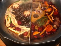 台式麻辣锅-湊湊火锅·茶憩(杭州湖滨银泰in77店)