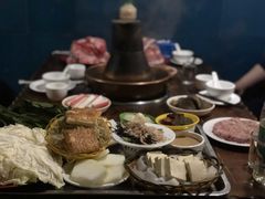 -洞庭洲·防空洞火锅·烧烤·铜锅涮肉(新百广场店)
