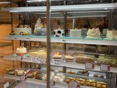 冷藏蛋糕区-赞记龙凤礼饼(广州市二宫向群宾馆店)