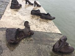 -多瑙河畔鞋履雕塑