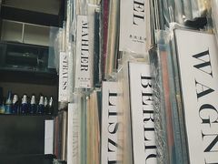 -黑胶星球(华发中城商都店)