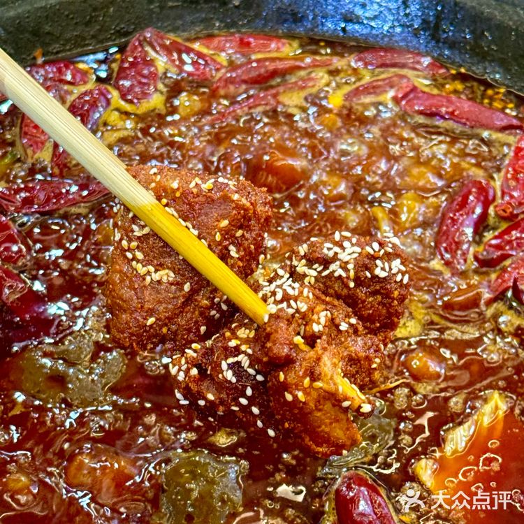 东郊记忆火了五年的老火锅,全是手工菜!