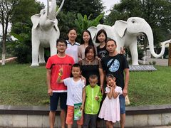 -多彩贵州城极地海洋世界