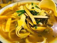 老酸菜牛肋条面-阿彬生炒牛肉面(解放路店)