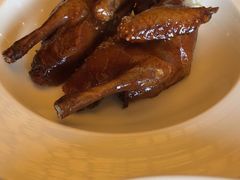 玻璃皮润烧乳鸽王-富力丽思卡尔顿酒店·丽轩中餐厅