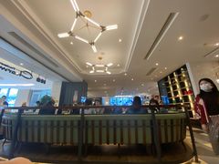 -港丽餐厅(高德置地店)