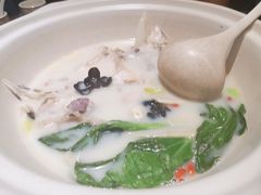 -泉畔人家·老济南经典鲁菜(大明湖店)