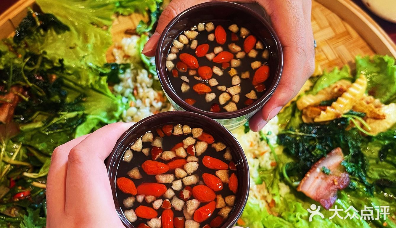 终于吃到了心心念念的手抓饭!来丽江古城一定要去