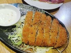 一口炸猪排佐可尔必思味增酱-夕酱の烧肉屋