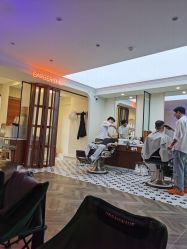 -理昂男士理发店 Barber shop