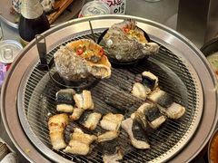 -围炉肉舍•炭烤活鳗•丹东海鲜烤肉(步行街店)