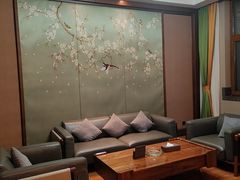 -弘安丽水温泉酒店