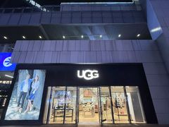 -百年港湾奥特莱斯(香炉礁店)