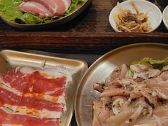 -围炉肉舍•炭烤活鳗•丹东海鲜烤肉(步行街店)