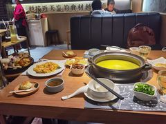 -一朵菌·野生菌探索家火锅(南亚店)