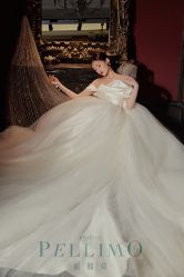 -派丽莫Pellimo原创设计婚纱品牌