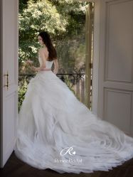 点击看大图 -Renee芮亦婚纱