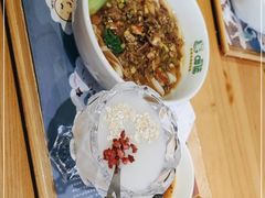 -呷佬·长沙手工米粉(金沙江路店)