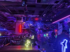 -UP嘻哈酒吧(粉巢店)