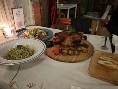 迷迭香蒜味烤春鸡配锅煎土豆块-花·fleur古董西餐厅(西城夜未央店)