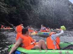 -安吉龙王山峡谷漂流