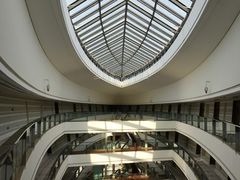 -上海滴水湖皇冠假日酒店