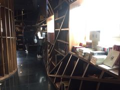 -钟书阁(松江泰晤士小镇店)