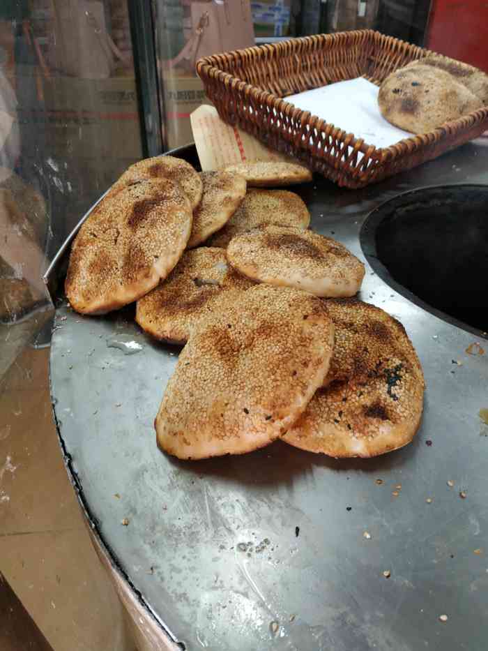 栟茶吴双烧饼铺-"店内干净整洁,烧饼口味不错,经常买.