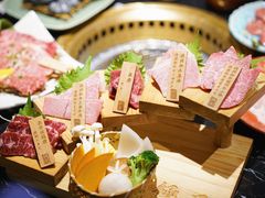 -山川小町·极番烧肉(新地假日广场店)