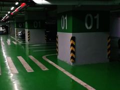 -飞洲国际广场-地下停车库