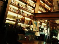 -钟书阁(松江泰晤士小镇店)